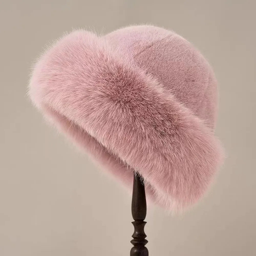 Fur Charm Winter Hut