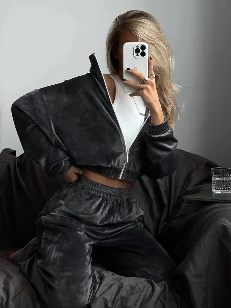 Veluxe Lounge Velour