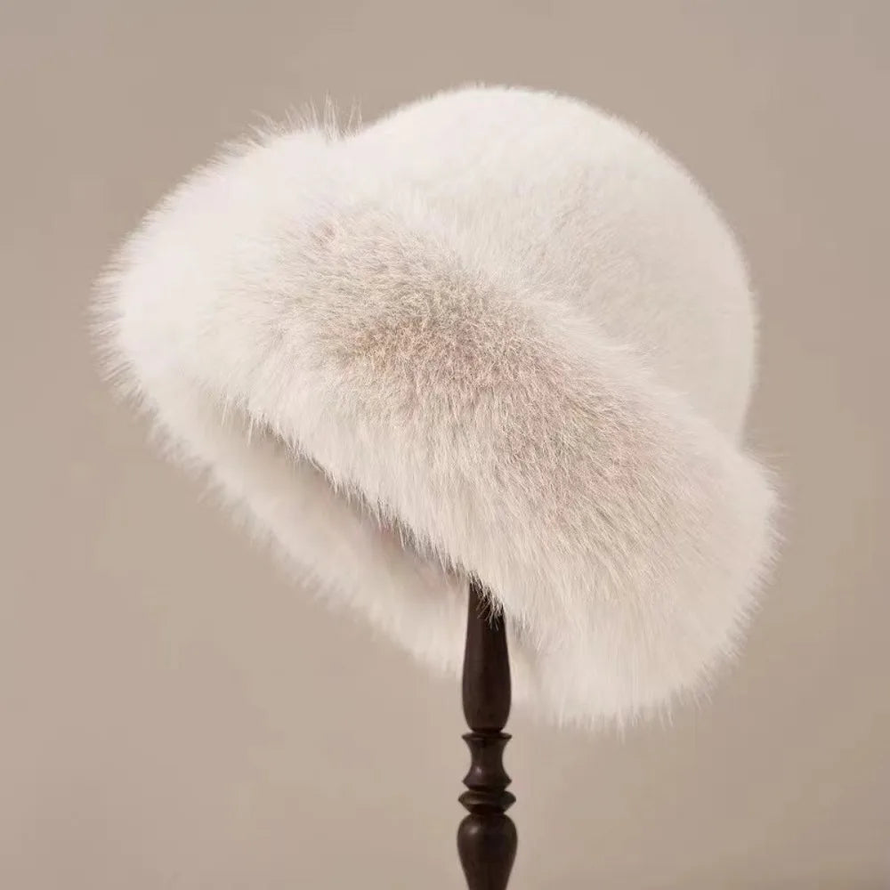 Fur Charm Winter Hut