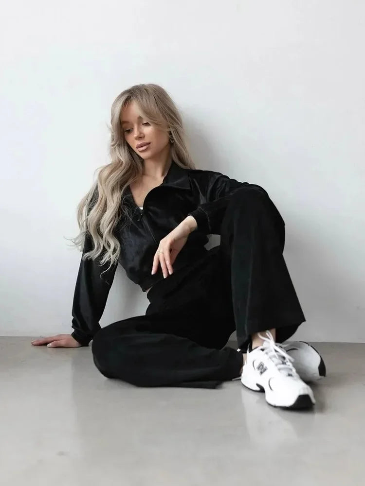 Veluxe Lounge Velour