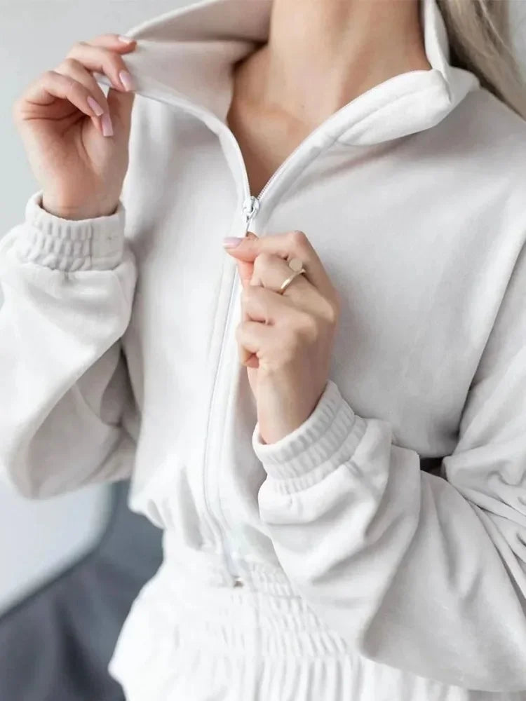 Veluxe Lounge Velour